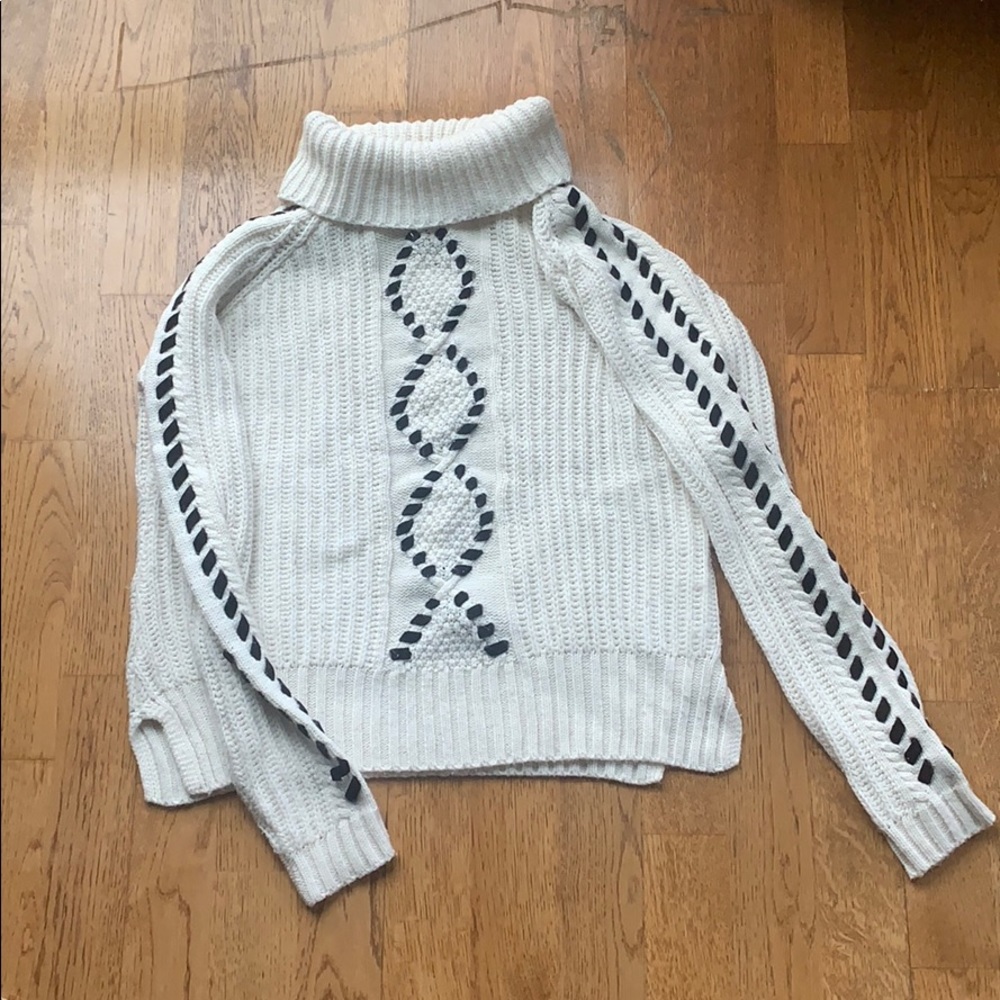 Alya Sweater